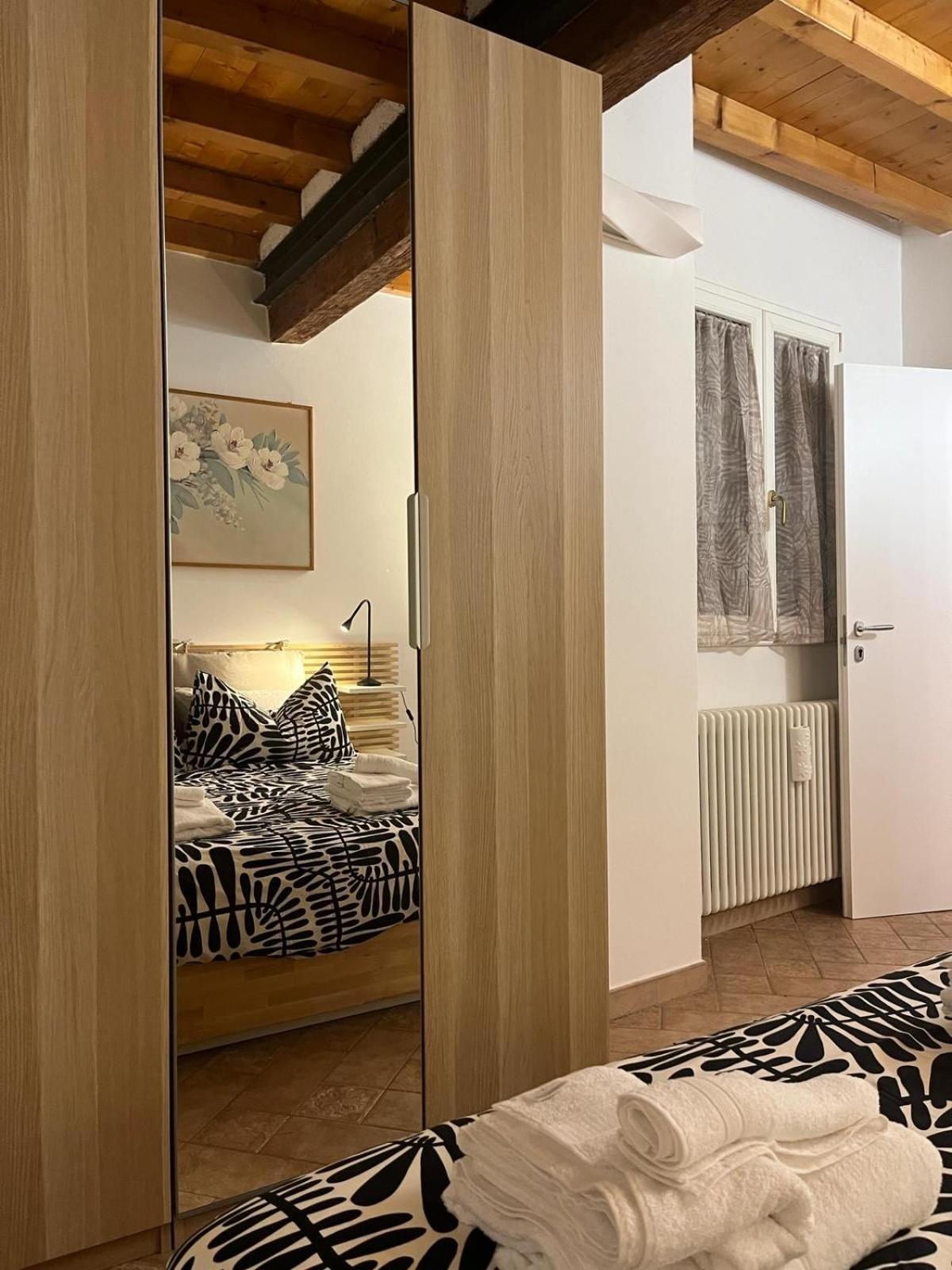 Casa Vacanze Myrasol Lägenhet Bologna Exteriör bild