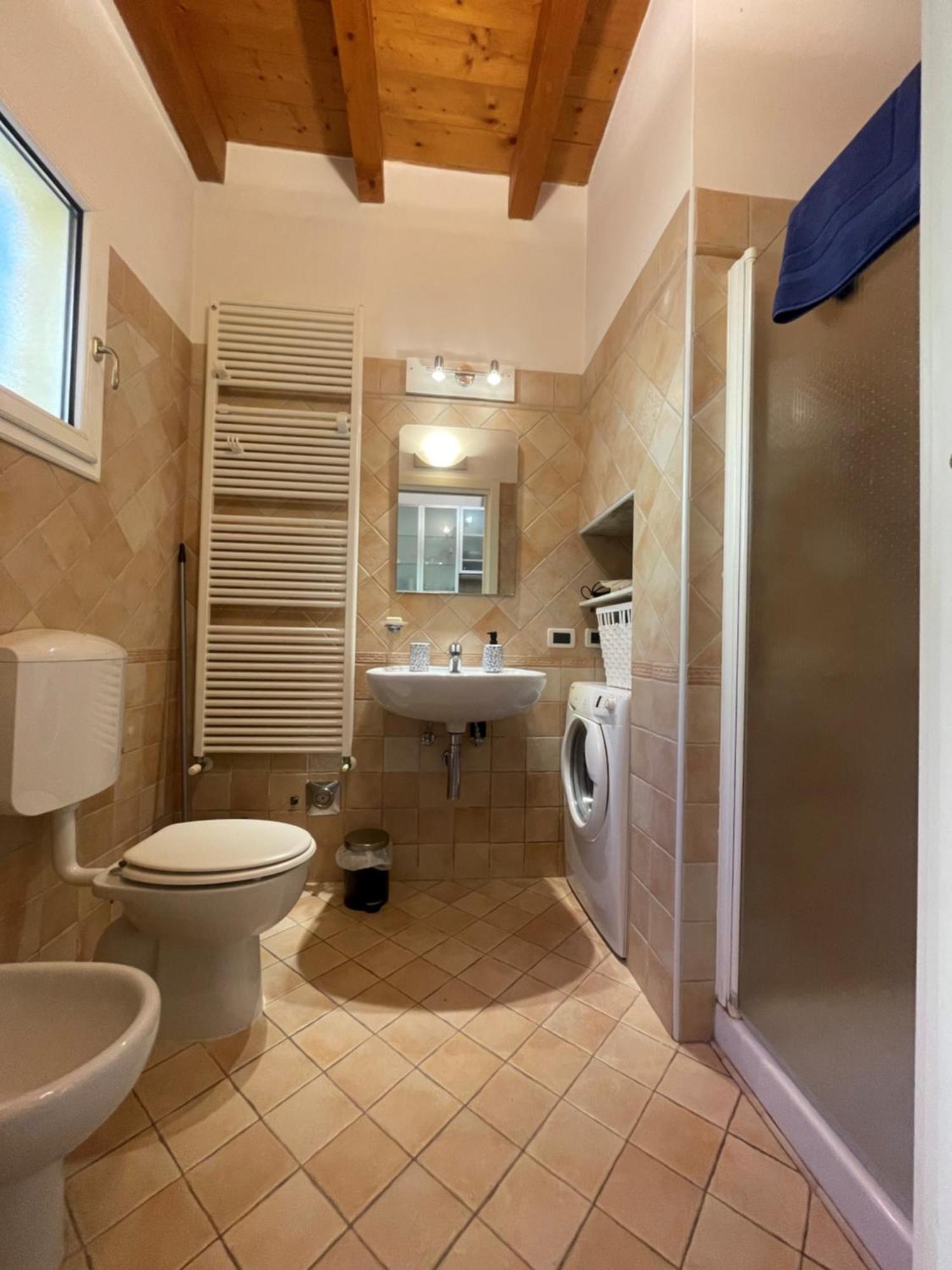 Casa Vacanze Myrasol Lägenhet Bologna Exteriör bild